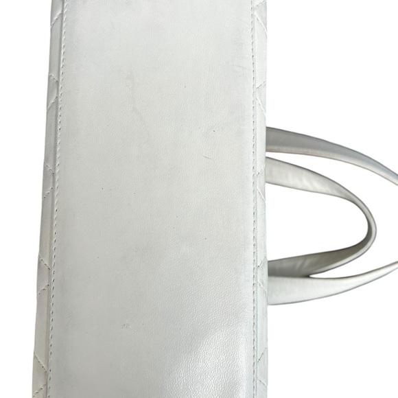 Caviar leather Chanel Quilted CC Bag - Picture 4 of 10